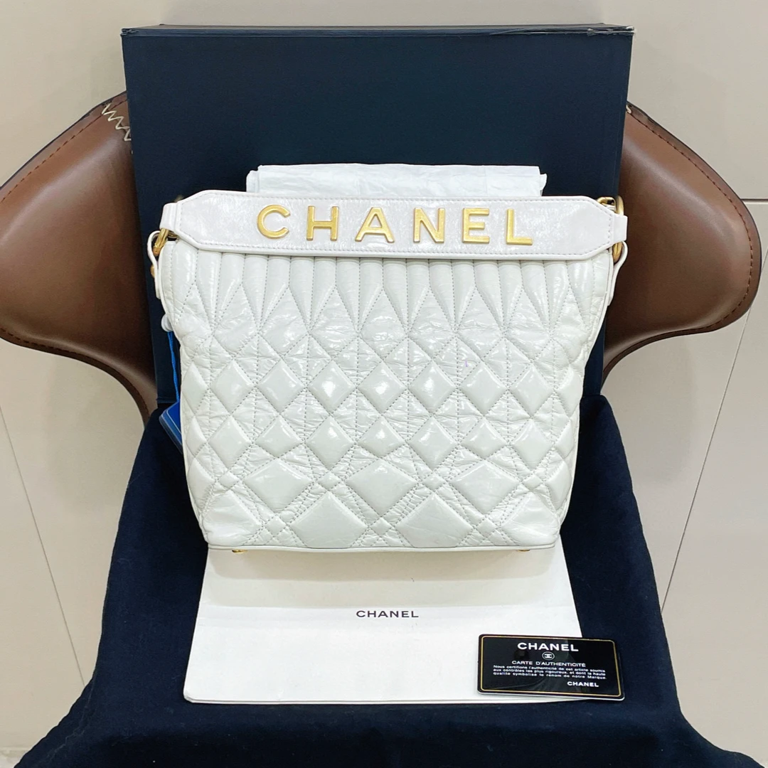 95新 Chanel/香奈儿 嬉皮流浪～奶昔白 28开/带卡和尘袋/7EH18161