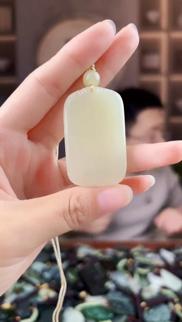 未镶嵌和田玉挂件拍一发一，多样性发货