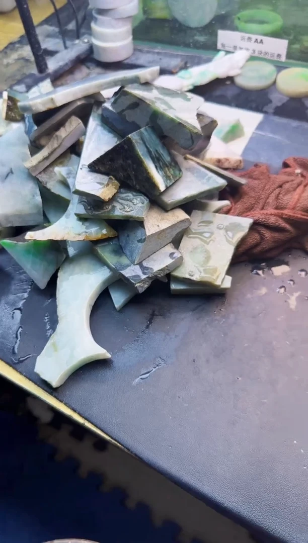 翡翠未镶嵌颈饰天然翡翠120