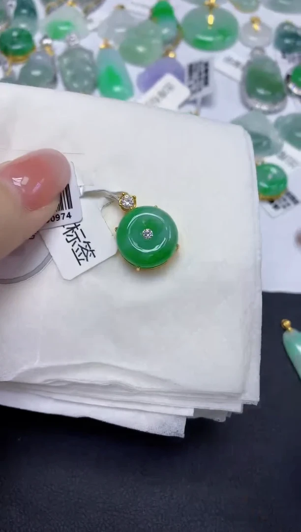 颈饰未镶嵌翡翠天然缅甸翡翠A货多样性发一件
