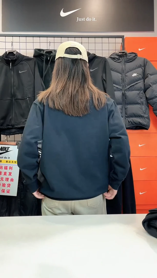 6935 黑色飞人卫衣M 110-130斤 不退换