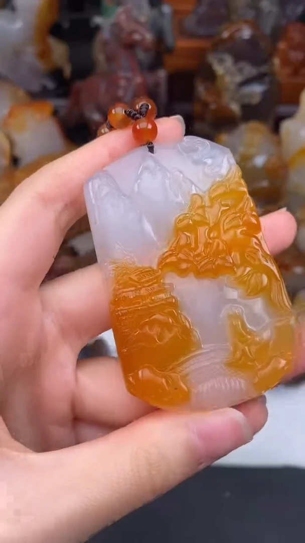 玛瑙/玉髓颈饰未镶嵌云****哥AA