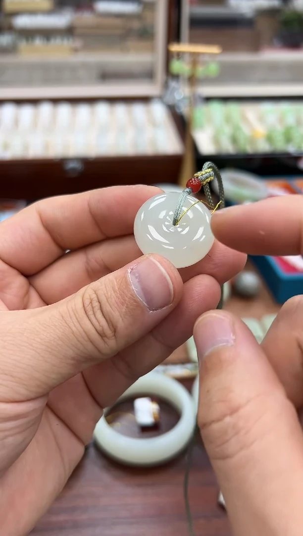 【闪购商品】和田玉吊坠未镶嵌平安扣