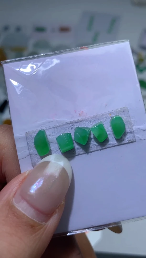 未镶嵌定制翡翠毛货