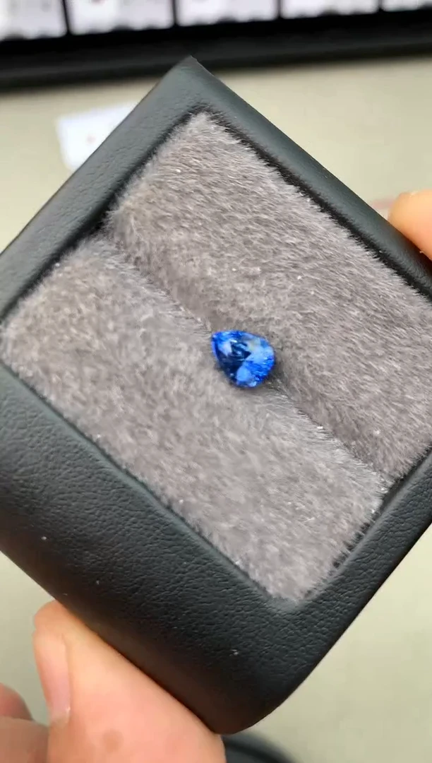 【闪购商品】定制蓝宝石裸石未镶嵌1.63ct 兰卡老烧蓝宝石