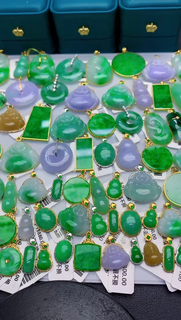 翡翠18K金镶嵌颈饰天然翡翠缅甸A货