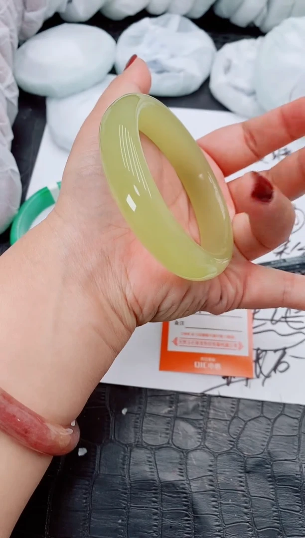 【闪购商品】石英质玉手镯未镶嵌R235-找客服备注圈口-老黄口