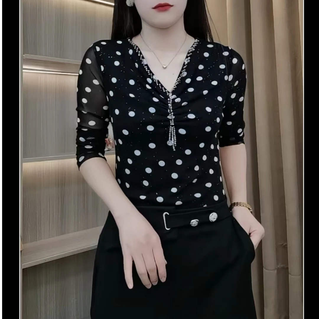 秋冬时尚长袖V领百搭气质显瘦设计感打底小衫上衣洋气衣服女Q88