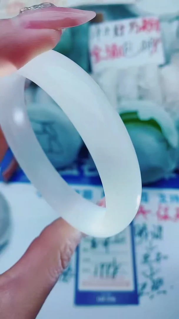 【闪购商品】石英质玉手镯未镶嵌D164-58-60