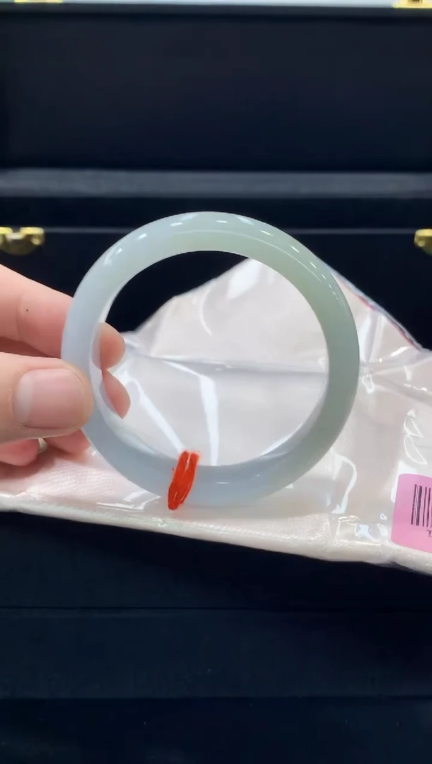 翡翠手镯未镶嵌手镯