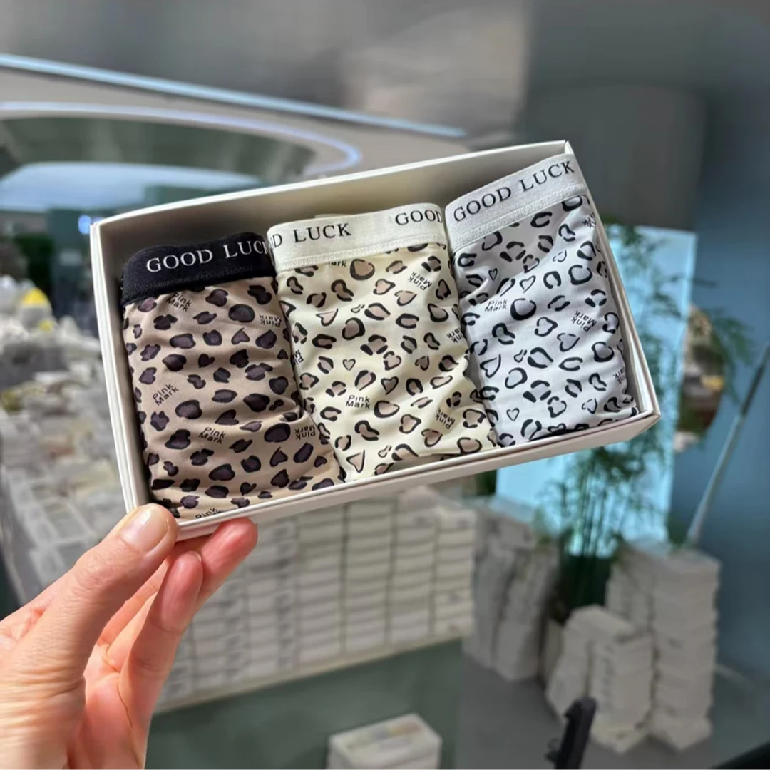 【星空女神】火辣豹纹中腰奶皮质感丝滑字母无痕小碎花ins女内裤夏