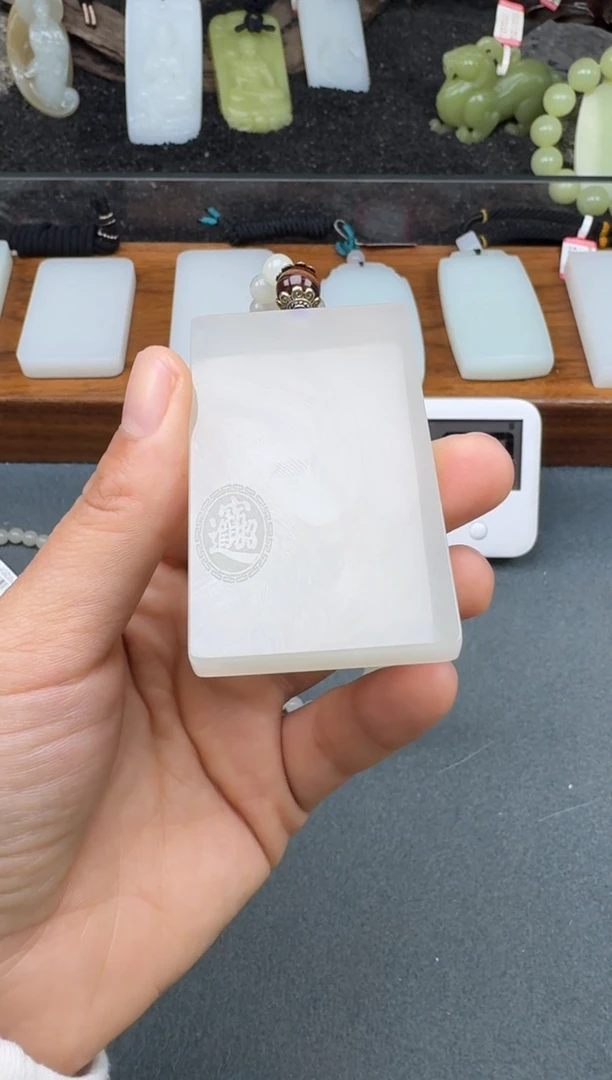 颈饰未镶嵌和田玉2
