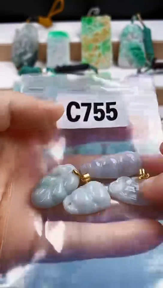 翡翠未镶嵌颈饰天然翡翠吊坠挂件