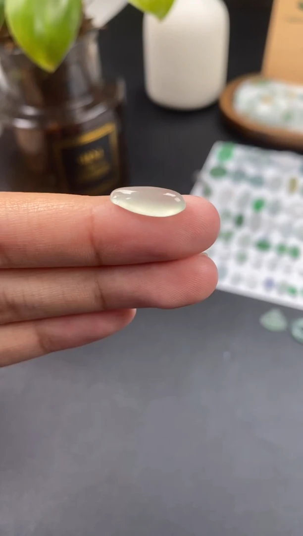 翡翠未镶嵌颈饰翡翠冰种福瓜