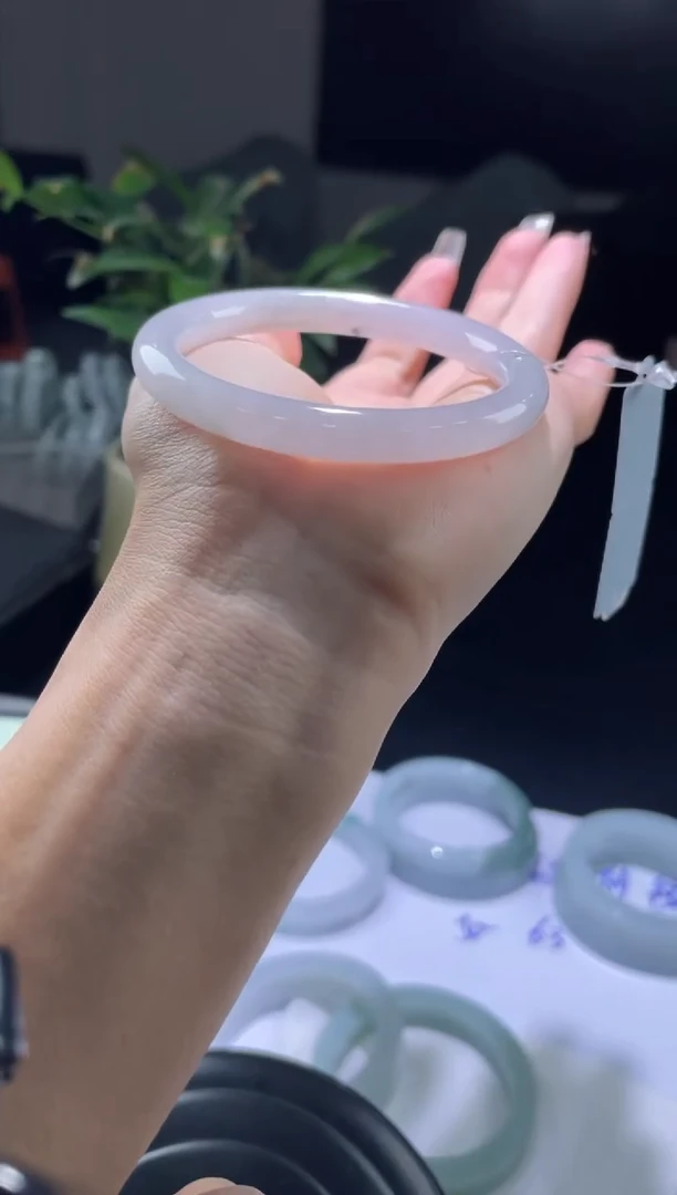 【闪购商品】定制翡翠手镯未镶嵌手镯DDS/发一件