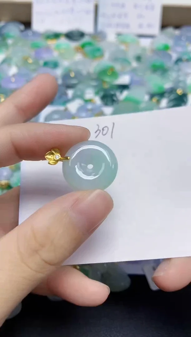 翡翠未镶嵌颈饰天然缅甸翡翠A货