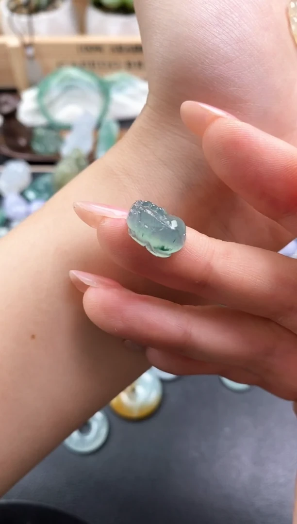 颈饰未镶嵌翡翠貔貅