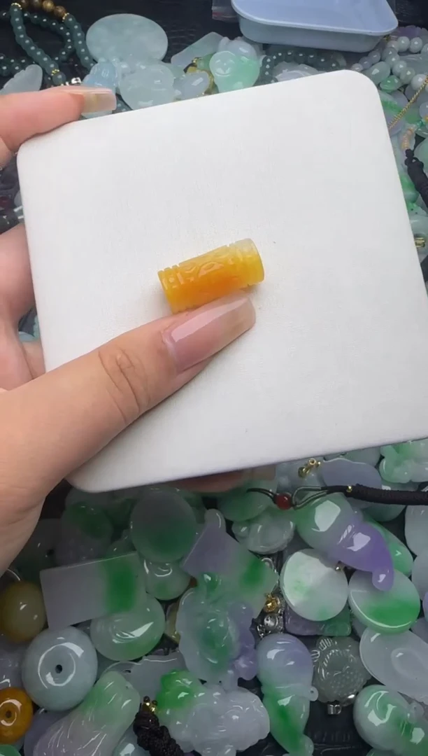 翡翠未镶嵌颈饰天然缅甸翡翠吊坠