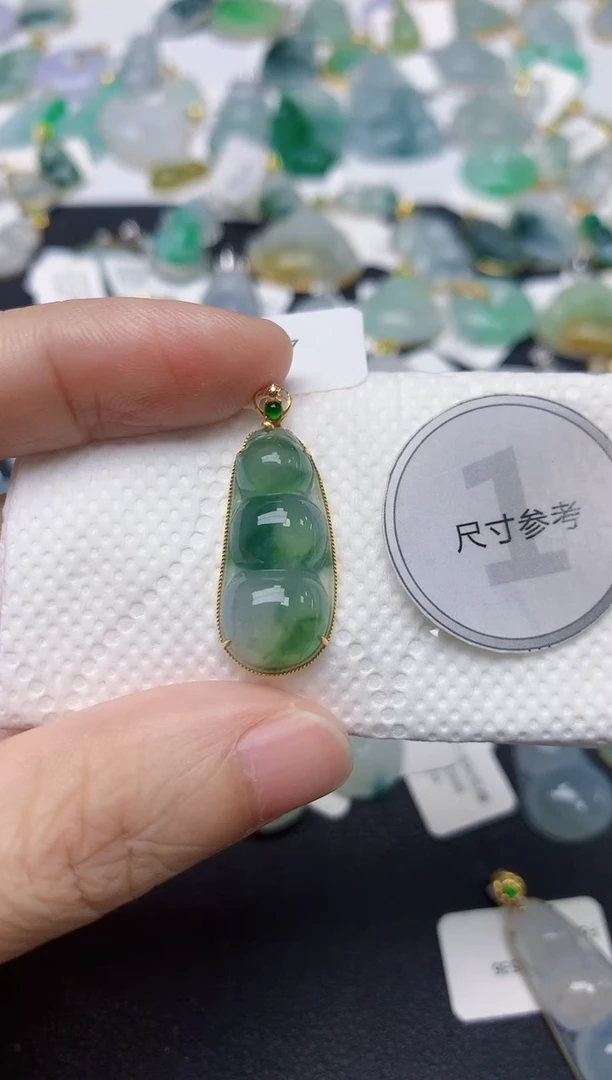 颈饰18K金镶嵌翡翠天然缅甸A货翡翠