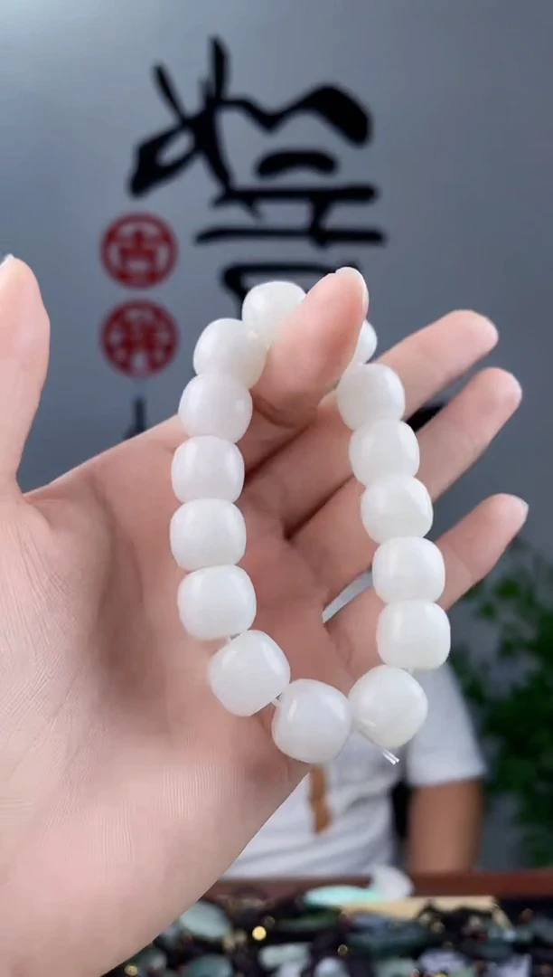 和田玉未镶嵌颈饰拍一发一，多样性发货