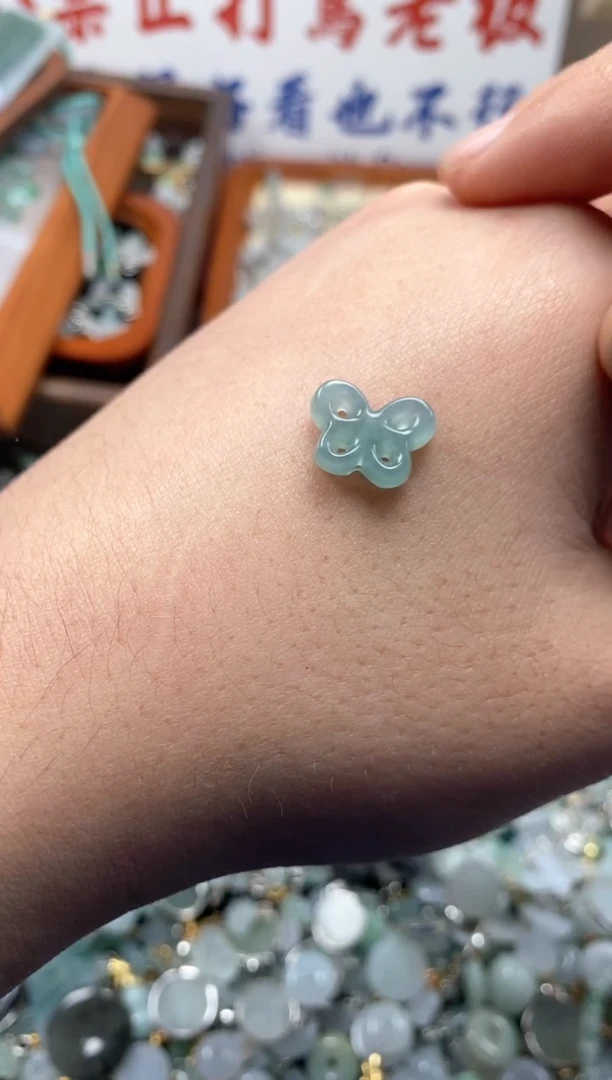 【闪购商品】翡翠颈饰未镶嵌哥哥