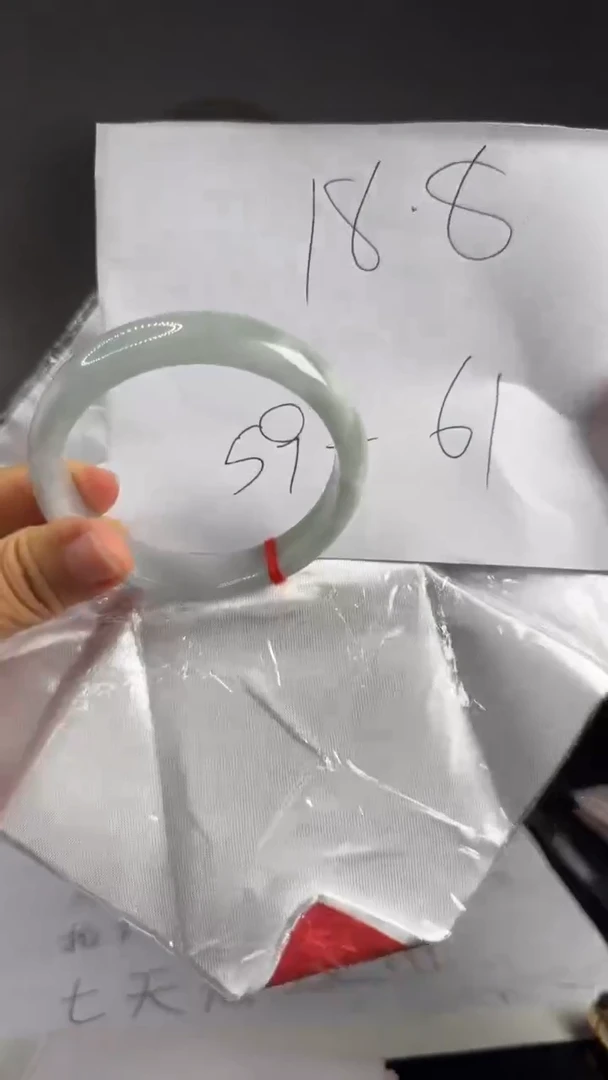 时尚缅料圆形美人镯