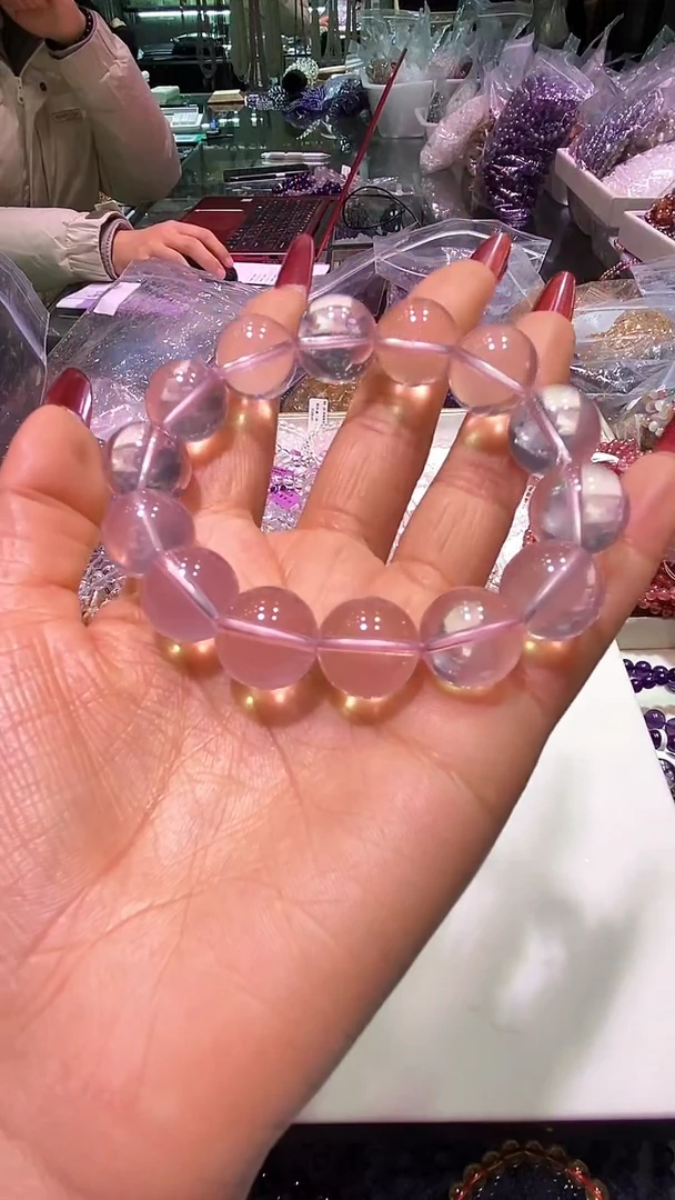 【闪购商品】水晶手串未镶嵌莫桑比克粉粉水晶手串15+