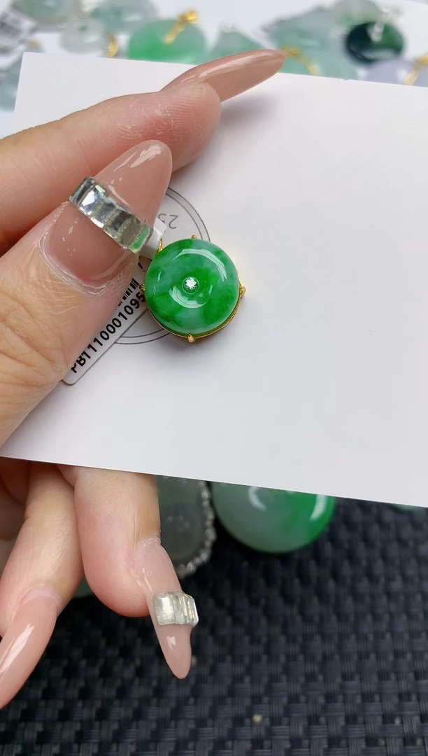 颈饰未镶嵌翡翠天然缅甸A货翡翠百元以上9元证书费自理