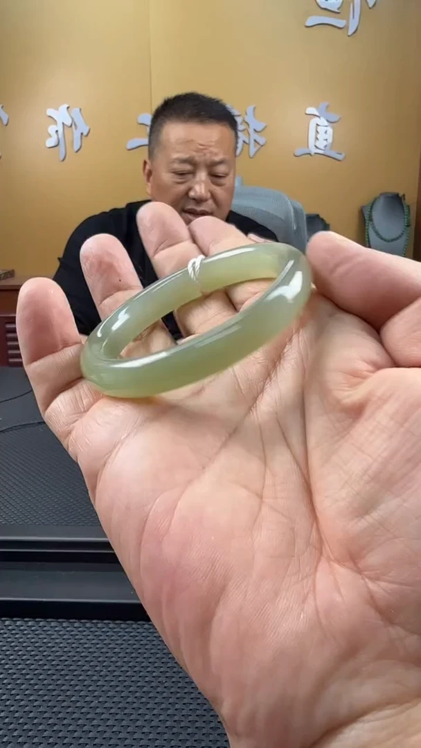 颈饰未镶嵌和田玉手镯55