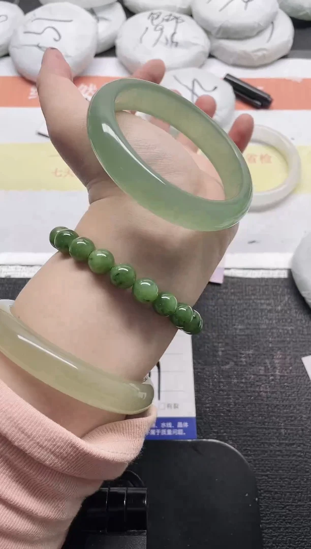 未镶嵌手镯石英质玉205-61