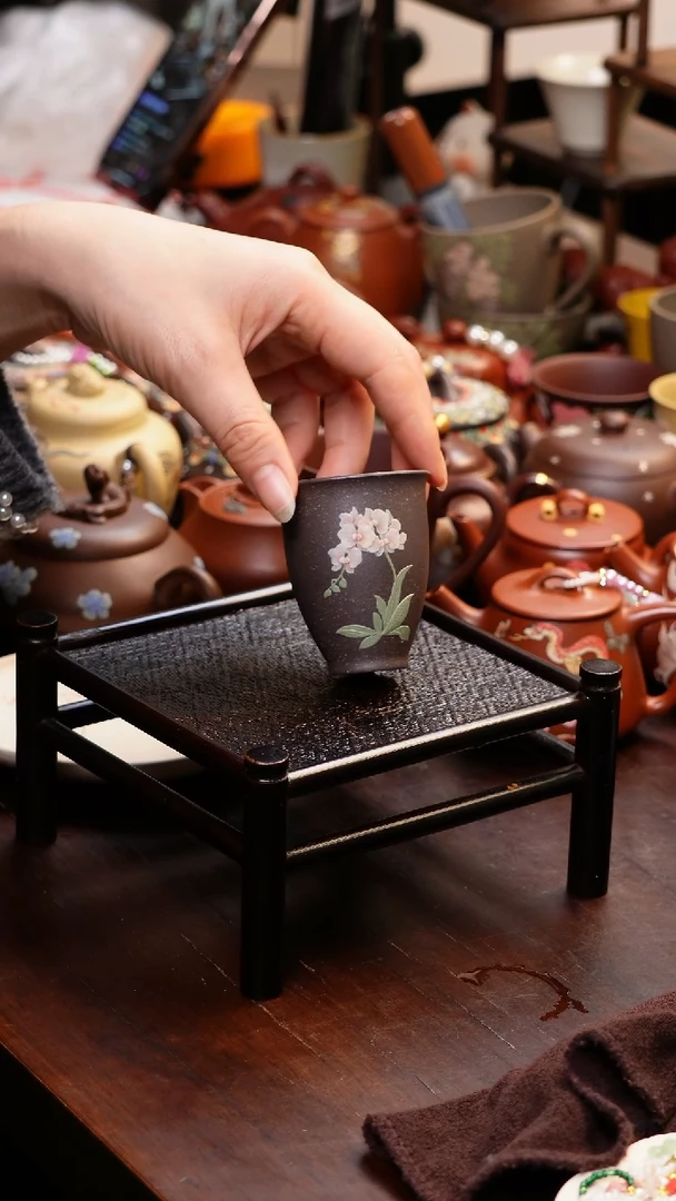 【闪购商品】原矿紫砂手工杯子朱妮