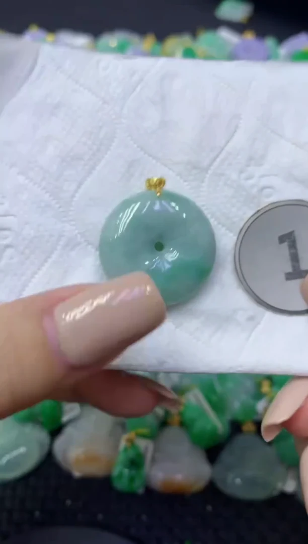 颈饰未镶嵌翡翠天然缅甸翡翠A货