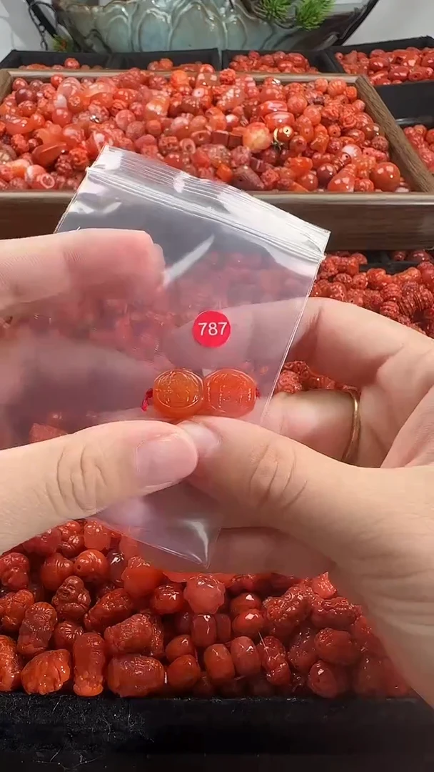 颈饰未镶嵌南红玛瑙11