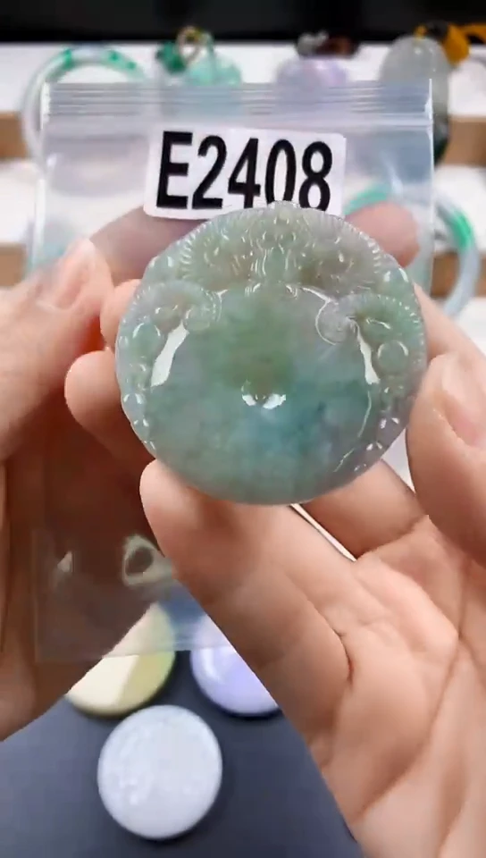 颈饰未镶嵌翡翠天然翡翠吊坠挂饰