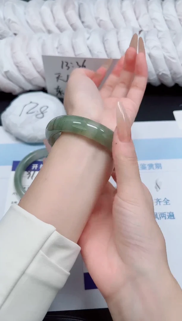 未镶嵌手镯石英岩玉92-55.9