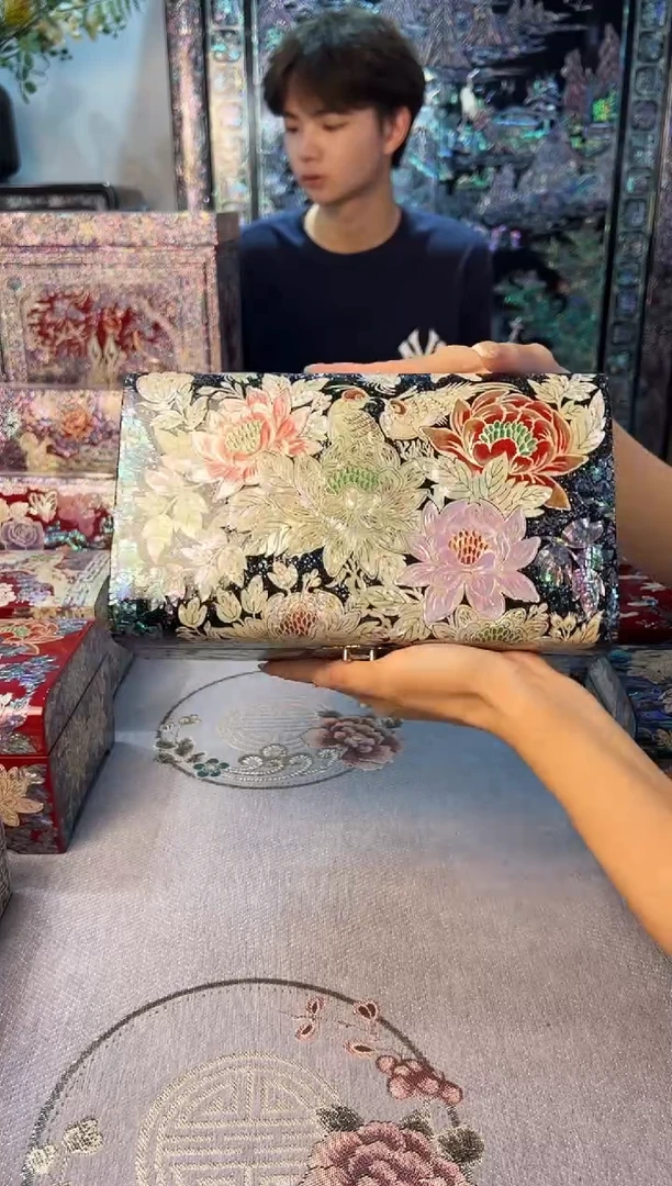 黑金鲍全满螺·弘贝雅螺钿漆器文化馆