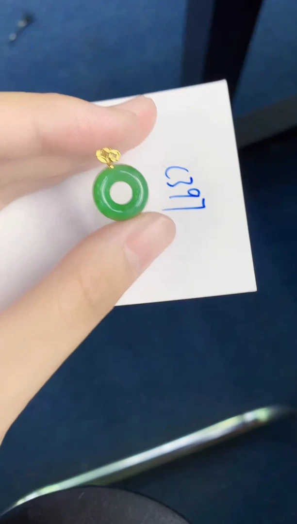 翡翠未镶嵌颈饰天然翡翠緬甸A貨