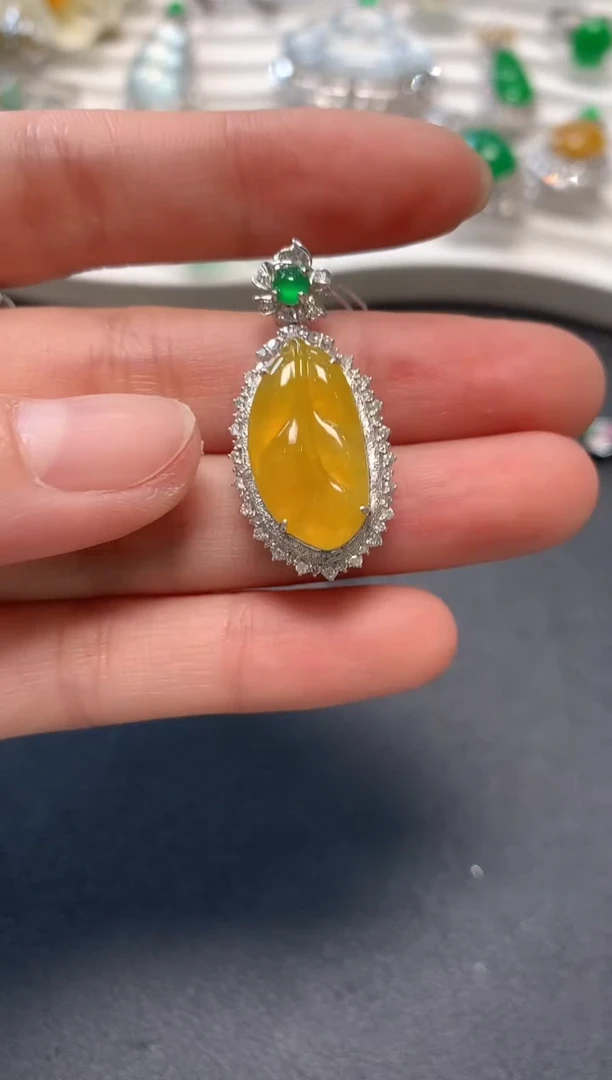 吊坠(不含链)18K金镶嵌翡翠A50 不含链