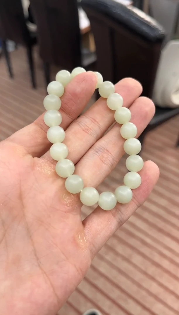 手串未镶嵌和田玉且末高青白手串卡10微色差