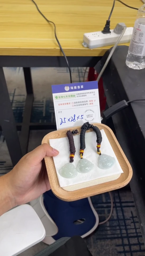 未镶嵌挂件翡翠佛公多样性发其一CP配绳6