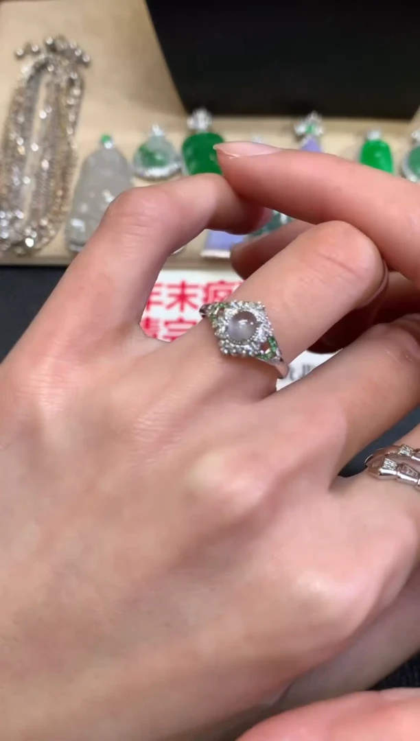【闪购商品】翡翠戒指18K金镶嵌蛋面【无服务费】