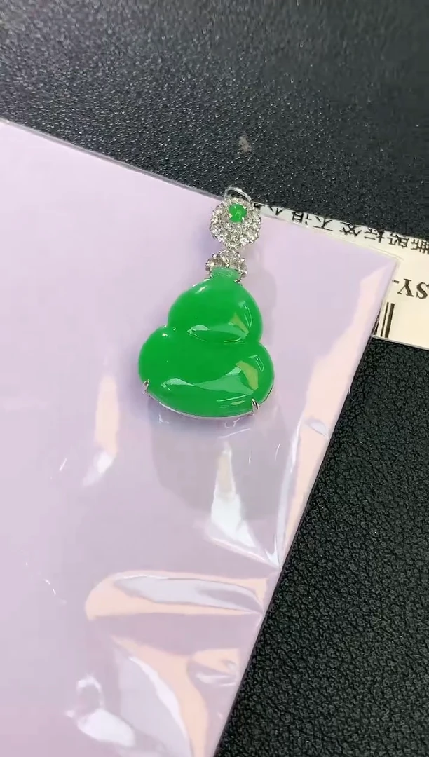 颈饰18K金镶嵌翡翠心**简赠礼盒证书 珍珍