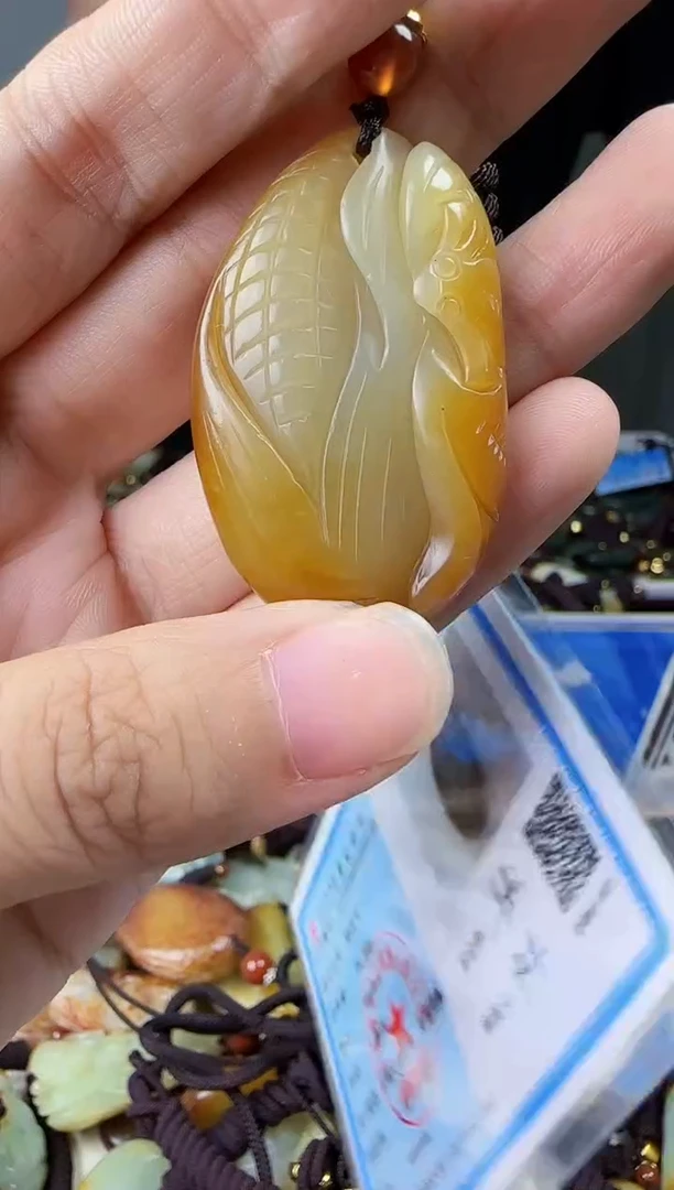 和田玉未镶嵌颈饰1