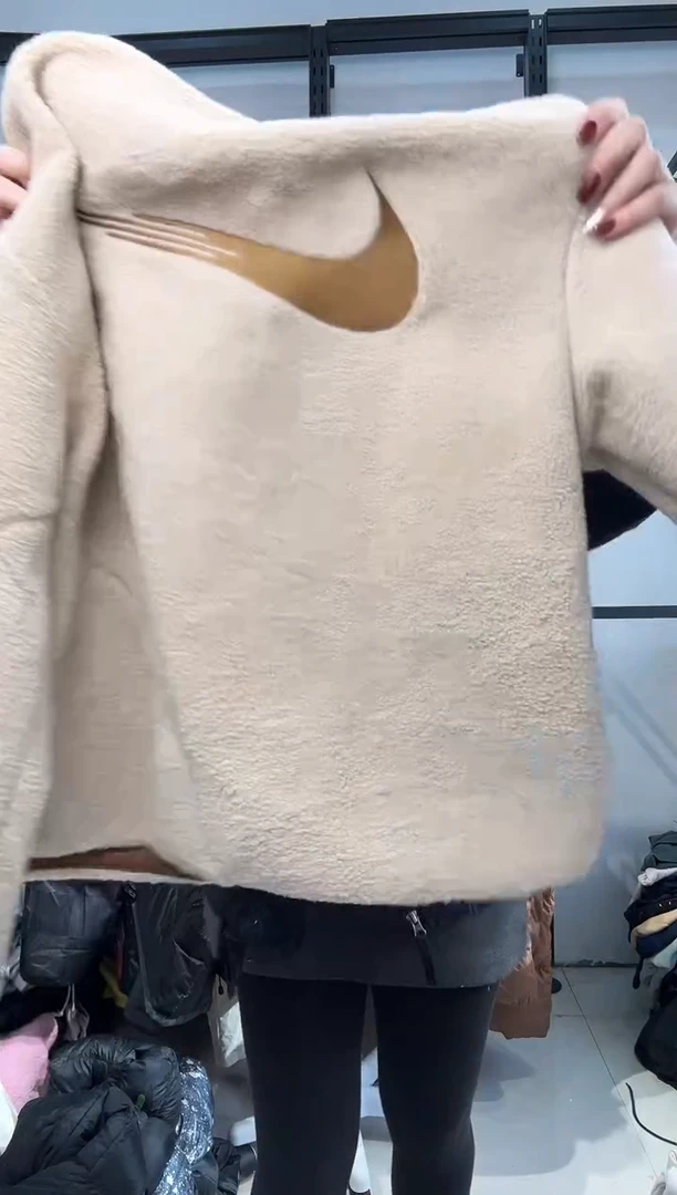 2152 闪购编码  运动卫衣裤以直播间过款为准 尺码  ·  160