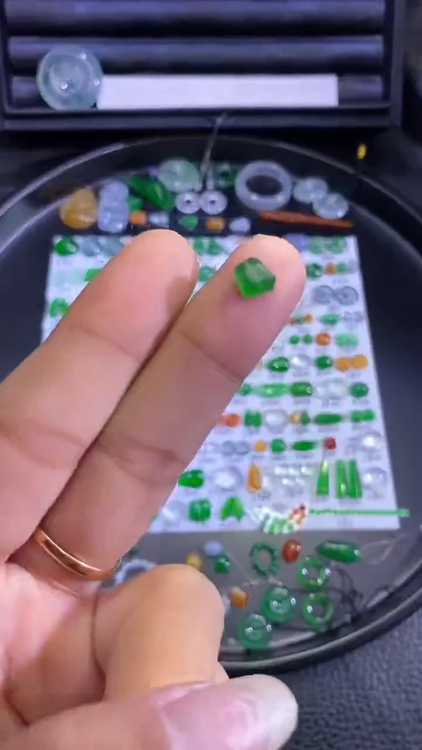 未镶嵌挂件翡翠珠子