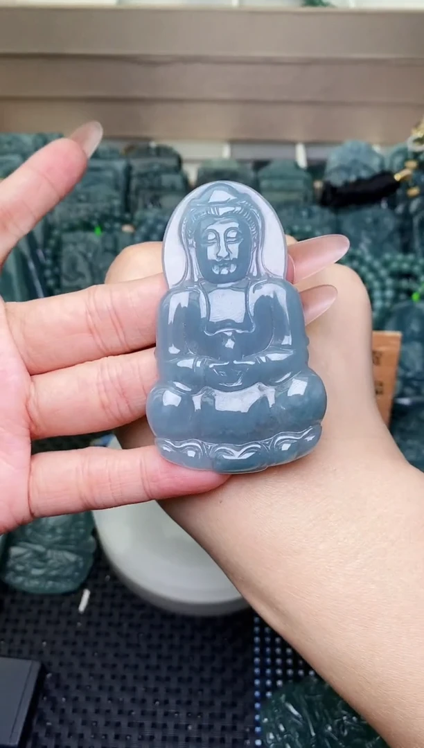 颈饰未镶嵌翡翠 1