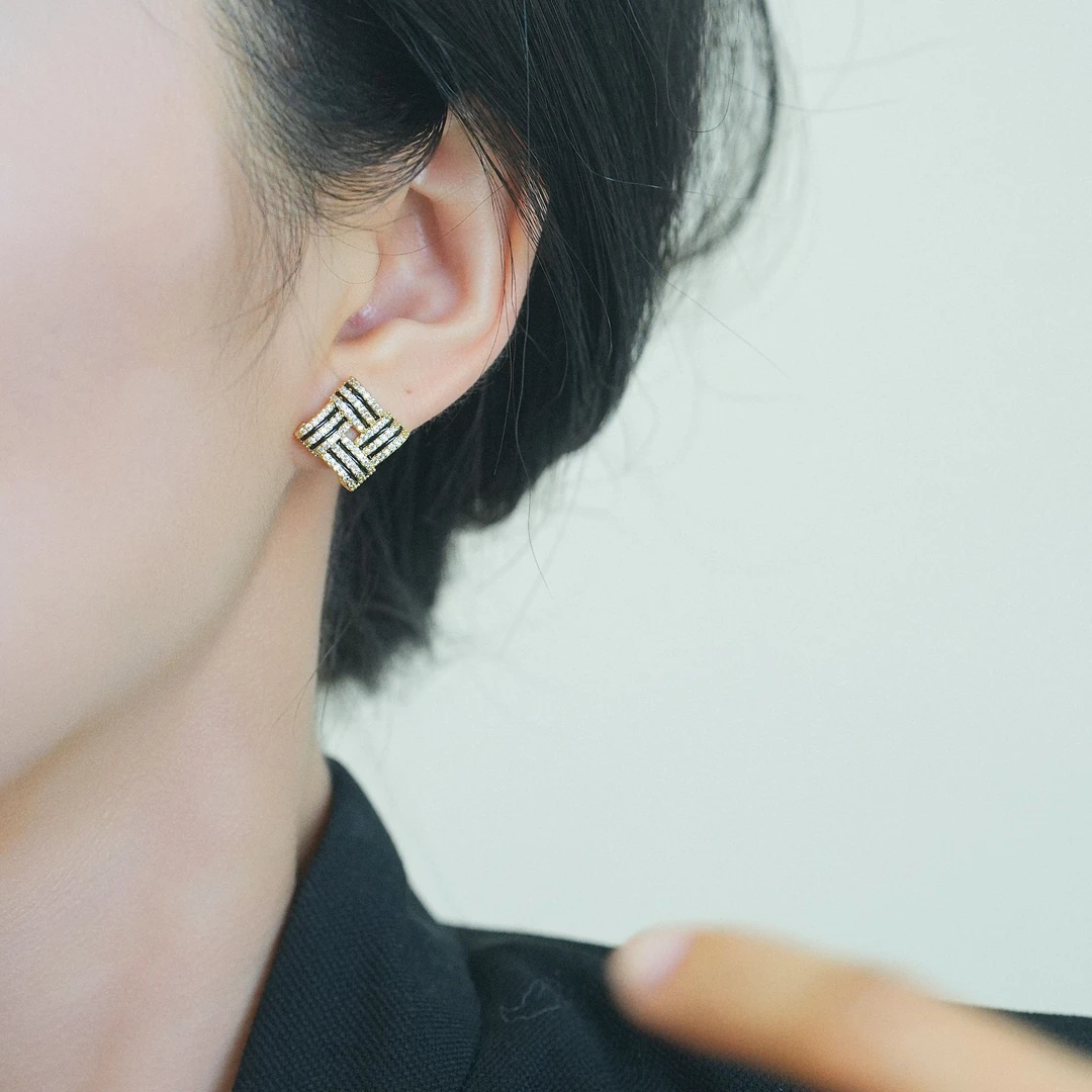 铜合金耳饰 菱形黑线条耳钉女小众设计感耳环高级感通勤女新款