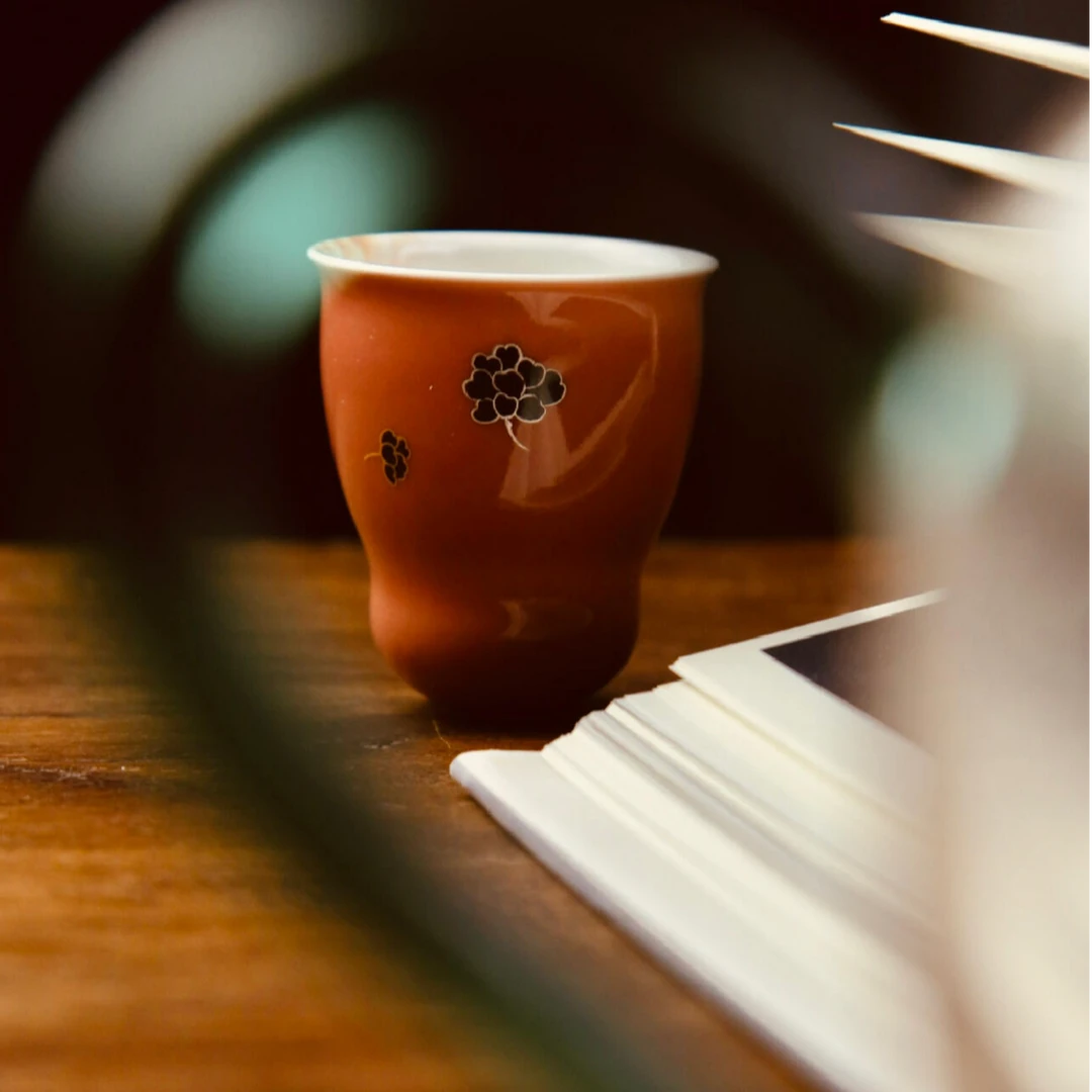 SQY-24三秋月牡丹不争春红色茶杯景德镇手绘黄釉花卉主人杯葫芦杯