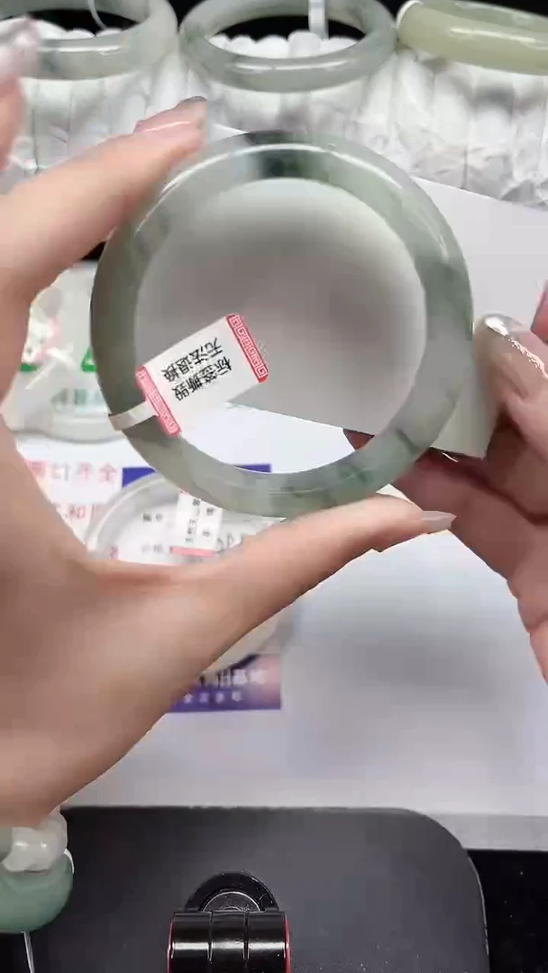 未镶嵌手镯石英质玉252-59/60