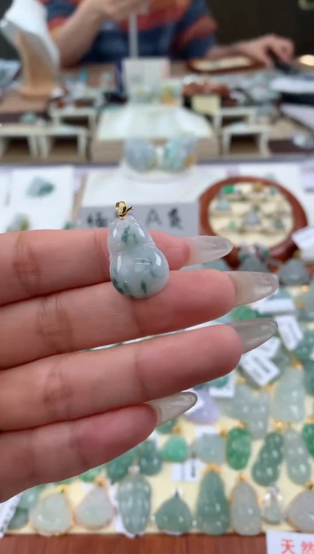 【闪购商品】翡翠颈饰18K金镶嵌天然A货翡翠挂件